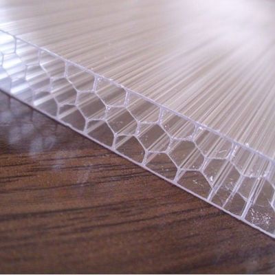8 mm bis 12 mm Hohlplatte aus Honighalm-Polycarbonat für eine höhere Wärmedämmung und UV-Schutz