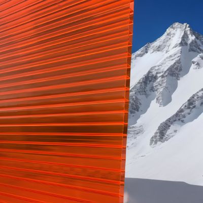 Farbenfrohe, ausgezeichnete Wetterfestigkeit Polycarbonat PC Hohlblatt in 1220mm* 2100mm Größe SGS RHOS zertifiziert
