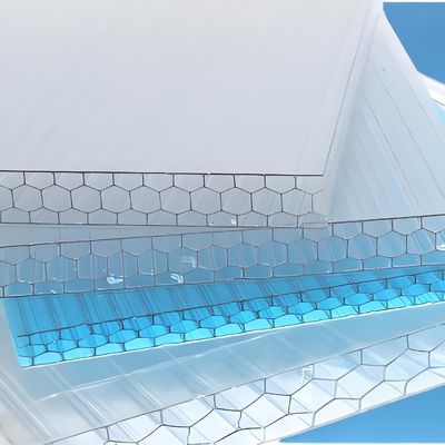 2.1m*5.8m Größe 10mm Honigsehe Polycarbonatblech Überlegene Lichtdiffusion und Wärmedämmung für den Bau