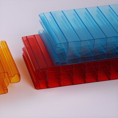 40 mm Rotpolykarbonatblech Langlebig, schlagfest und ästhetisch ansprechend mit Steckmustertextur und UV-Schutz