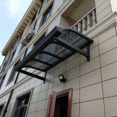 Anpassungsfähige DIY Polycarbonat Massivfolie Markise Langlebiger Aluminiumrahmen Schlagbeständig