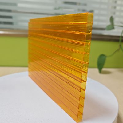 Orange Polycarbonat Hohlkammerplatte Perfektes Dachmaterial für Landwirtschaft und Industrie