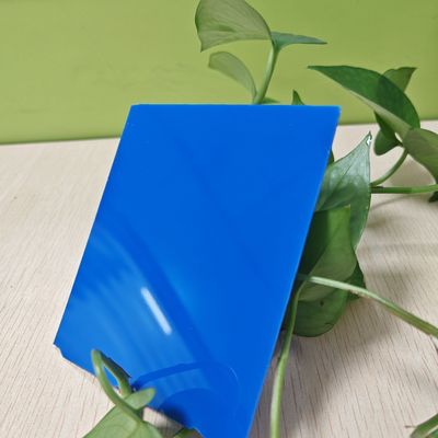 Undurchsichtige blaue Polycarbonat-Massivplatte für einfache Handhabung und Installation mit leichtem Design