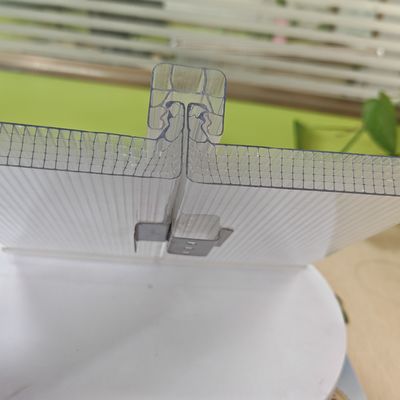 Sechs-Schicht-U-Lock-Polycarbonat-Blatt für eine überlegene Wärmedämmung