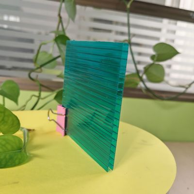 Zwei-Wände-Hohlplatte aus Polycarbonat