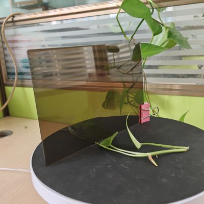 Zuschnitt 3mm braune Polycarbonat-Massivplatte mit UV-Schutz und einseitiger Beschichtung für Dachüberstände und Markisen