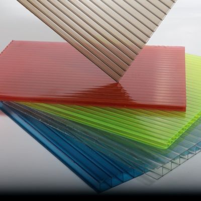Ein guter Preis. Erstellen Sie einen überdachten Raum mit natürlichem Licht und Wärmedämmung DIY Polycarbonat-Tücher mit mehrwändigen Hohlblättern Online