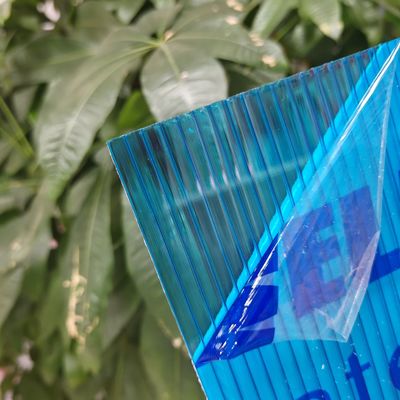 Ein guter Preis. 4*8 Fuß blaues Polycarbonat-Hohlblech mit UV-Schutz und mehrwändiger Struktur für strukturelle und ästhetische Anwendungen Online