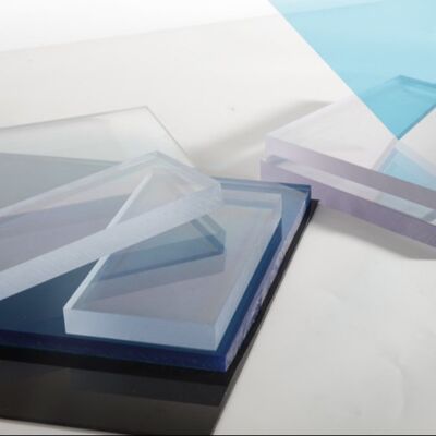Ein guter Preis. Fabrikpreis 7mm Kunststoff 4*8 Fuß Polycarbonatblech Klares transparentes Blatt mit außergewöhnlicher Schlagfestigkeit und hoher Lichtdurchlässigkeit für Industrie- und Markise Online
