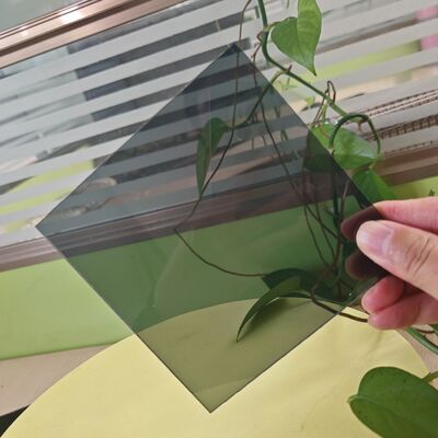 Ein guter Preis. Fabriklieferung 1.22*2.44m Graue Polycarbonatmassivplatte Leichtgewicht Dauerplatte mit harter Oberfläche für Kratzer Chemikalien und UV-Resistenz für Markise und Baldachin Online