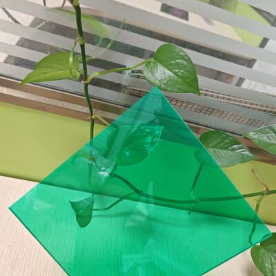 Ein guter Preis. Leichtgewichtige Polycarbonatplatte aus Kunststoff Dicke 0,8 mm bis 18,0 mm Länge 2,44 m 5,8 m 11,9 m Längenoptionen Online