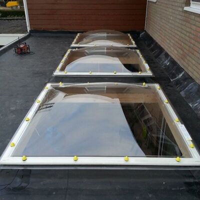 Polycarbonatkuppelfenster, einfach zu installieren und zu transportieren, kundenspezifische Größen verfügbar, langlebige Dachleuchte